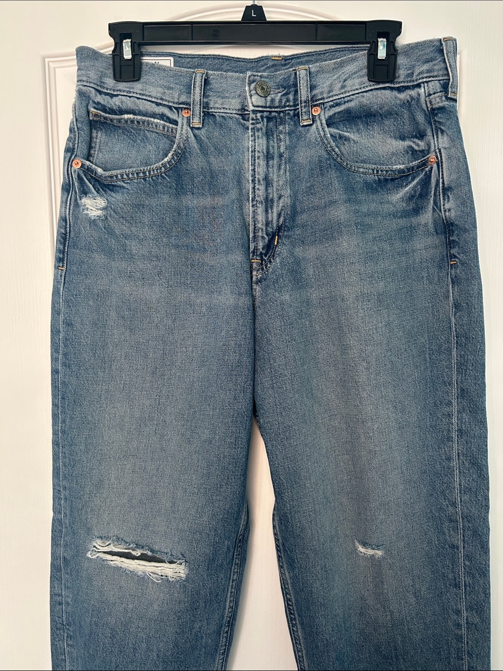 GAP Jeans Cropped Distressed High Rise Barrel Jeans Women’s Size 8 Blue Denim - Picture 3 of 12